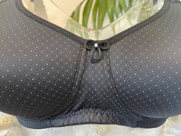 Close up picture of our wire-free mastectomy bra, Anna. Anna is a black bra designed for comfort and support.